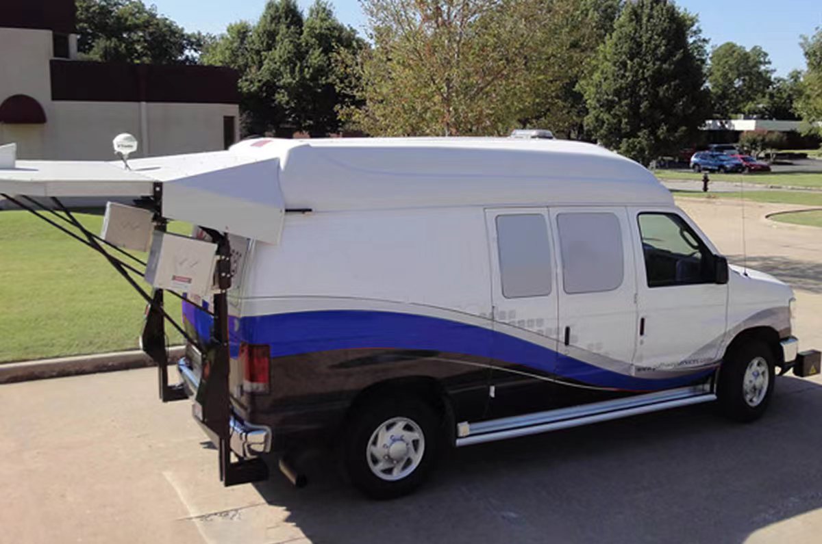 多(duō)功能(néng)綜合檢測車(chē)